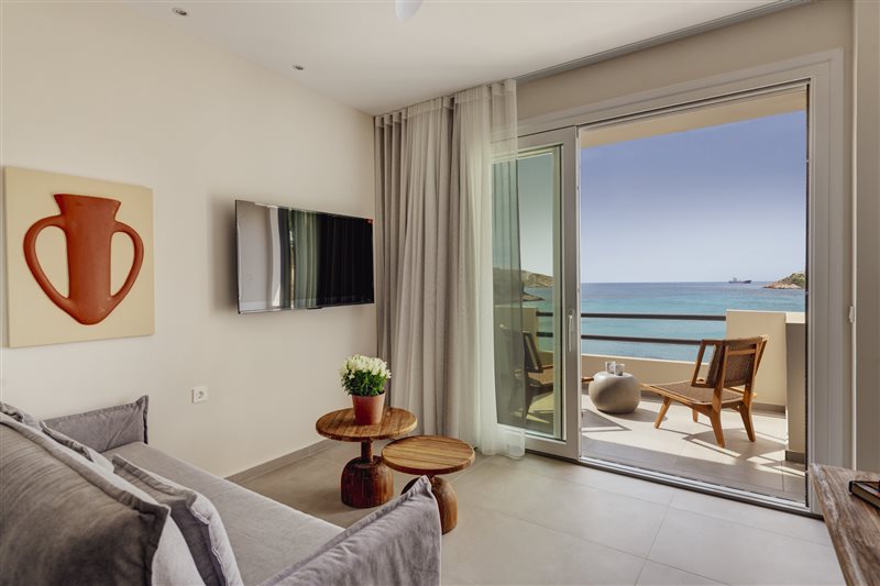 Master Suite with Sea View at Armia Experience Hotel, Vári, Sýros